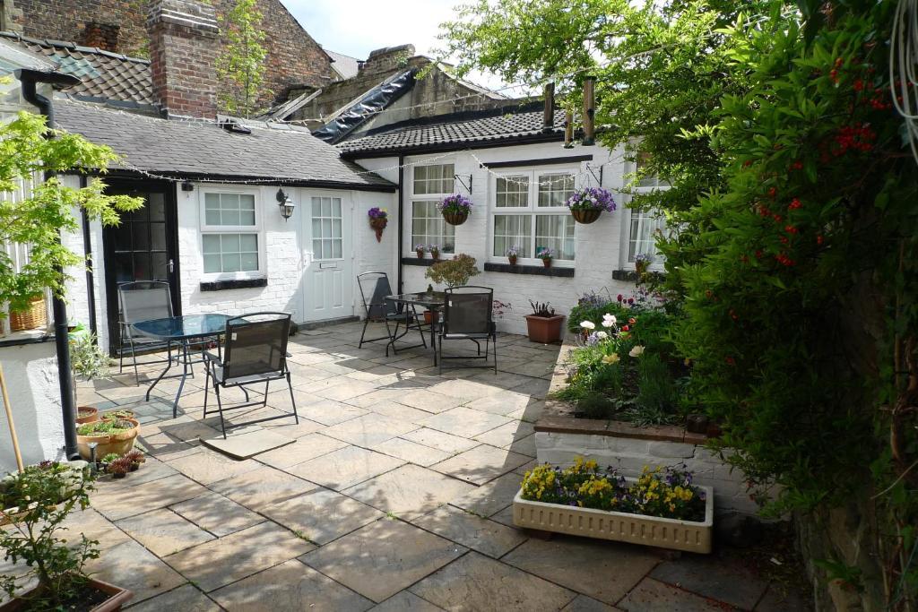 Kirkgate House Bed & Breakfast Knaresborough Exterior photo